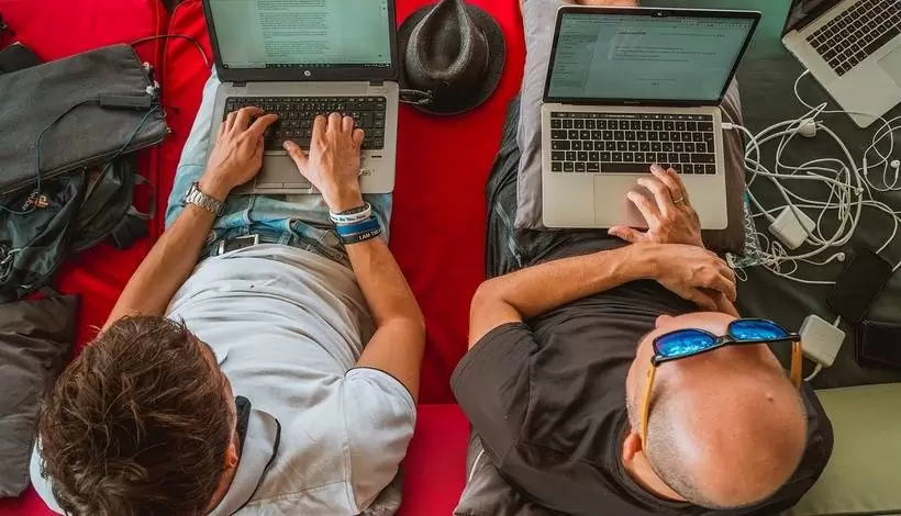 Удаленная работа длится на два часа дольше обычной